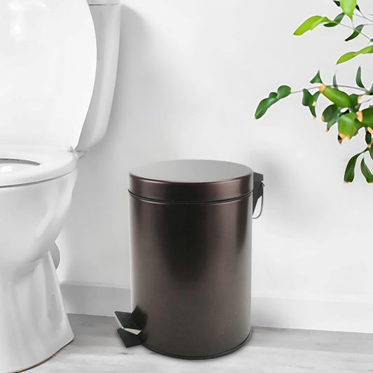 Zahari Home poubelle devant montrant design compact et gain d'espace