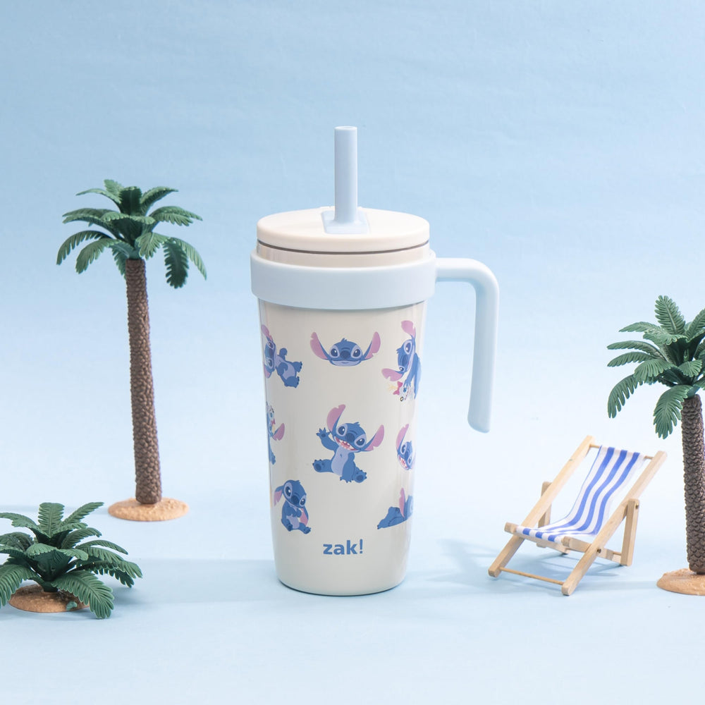 zak designs profil du tumbler Stitch mettant en avant la forme ergonomique