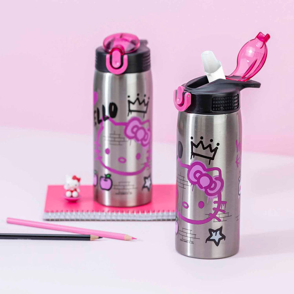 Zak Designs Hello Kitty glissée dans un sac pour déplacement sans souci