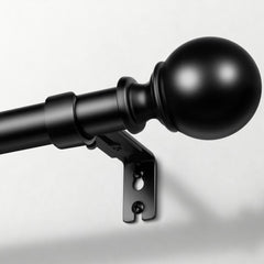 zeerobee vue de face de la tringle montrant finition noire et robustesse