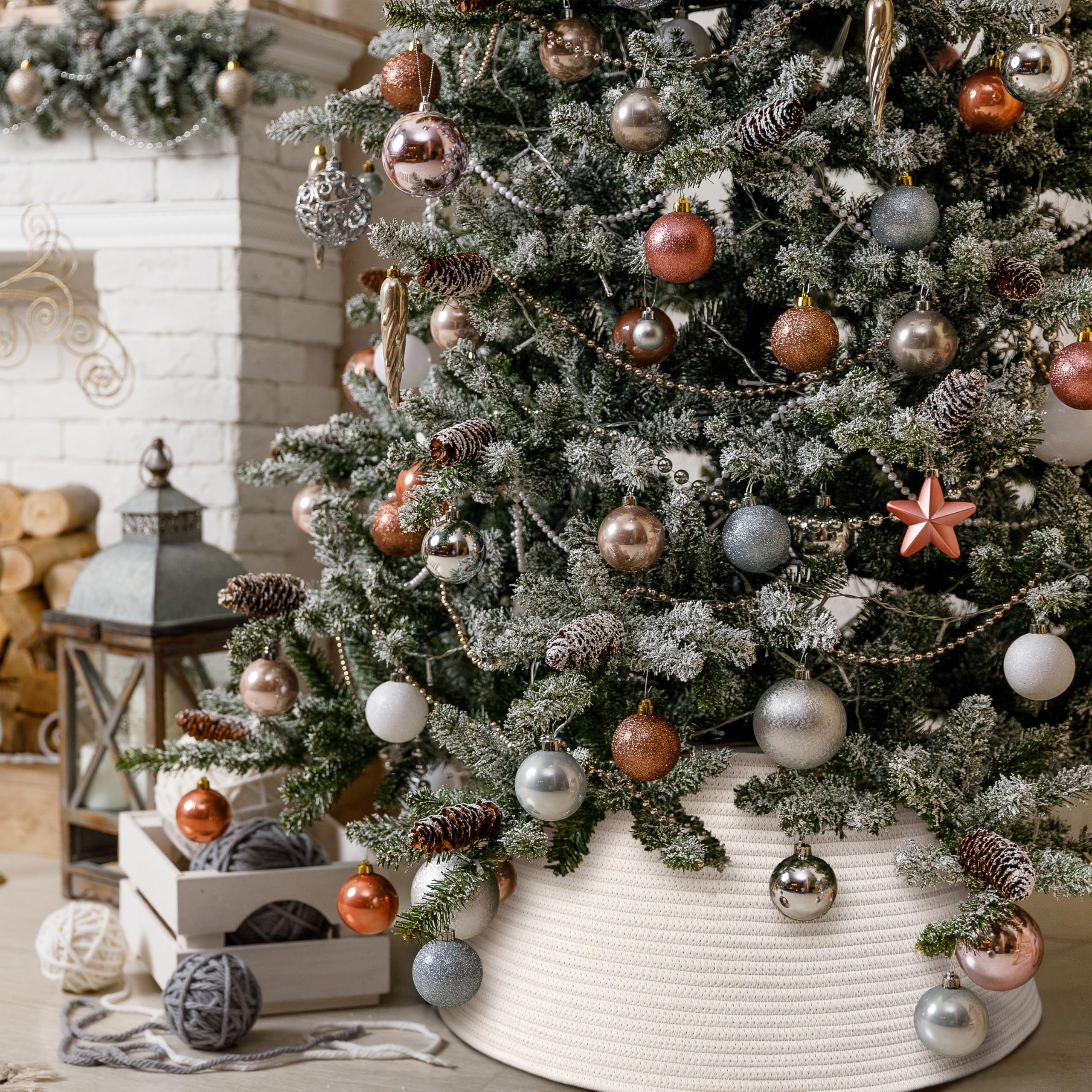 ZICOTO plan rapproché pied du sapin masque le support et protège décorations