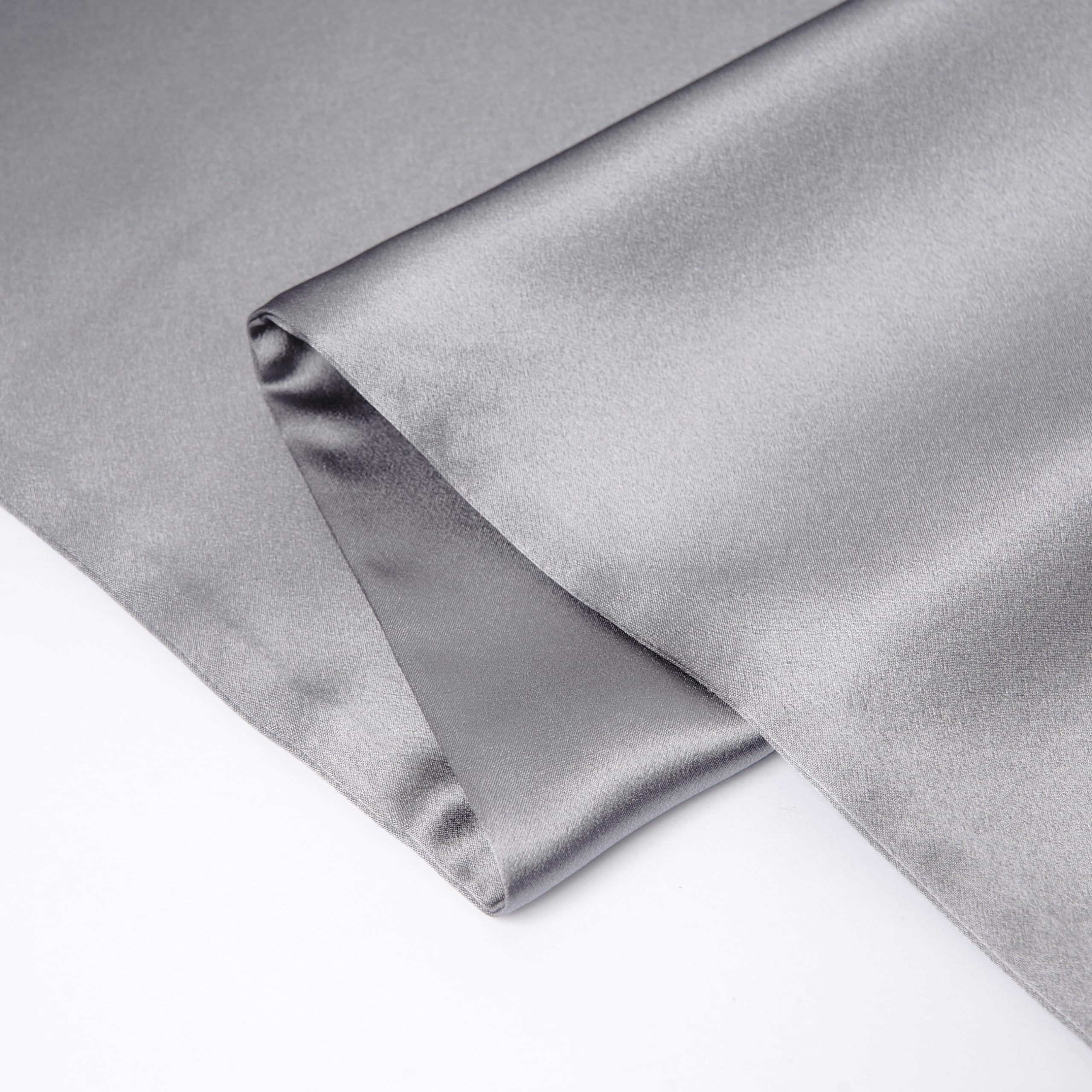 ZIMASILK taie dans une chambre stylée montrant intégration décorative