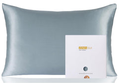 ZIMASILK taie face avant Dusty Blue montrant finition soyeuse