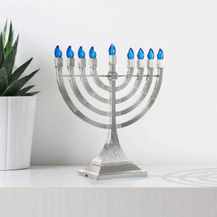 Zion Judaica menorah avec câble USB connecté illustrant alimentation flexible