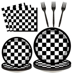 ZOIIWA assiette 9 pouces devant montrant motif damier pour une table festive