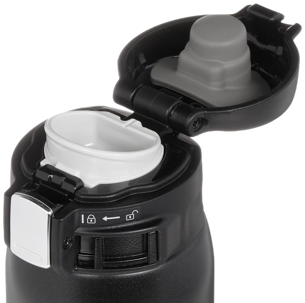 Zojirushi mug utilisé au bureau pour garder boisson chaude