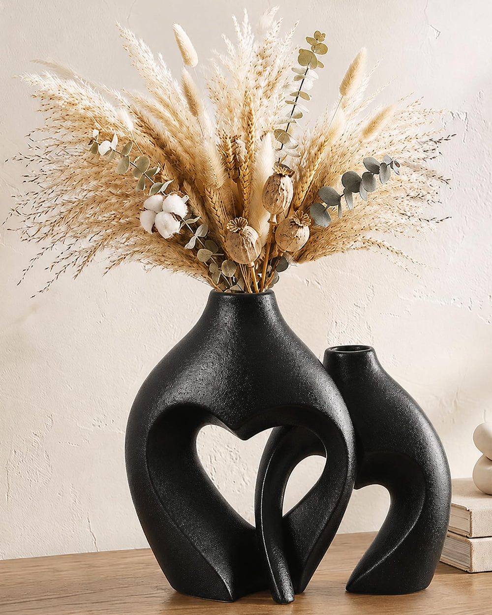 Zormon vase duo face avant montrant silhouette élégante et contraste décoratif