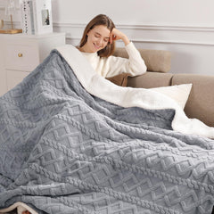 Zorvixia couverture pliée face avant montrant le gris foncé et confort immédiat