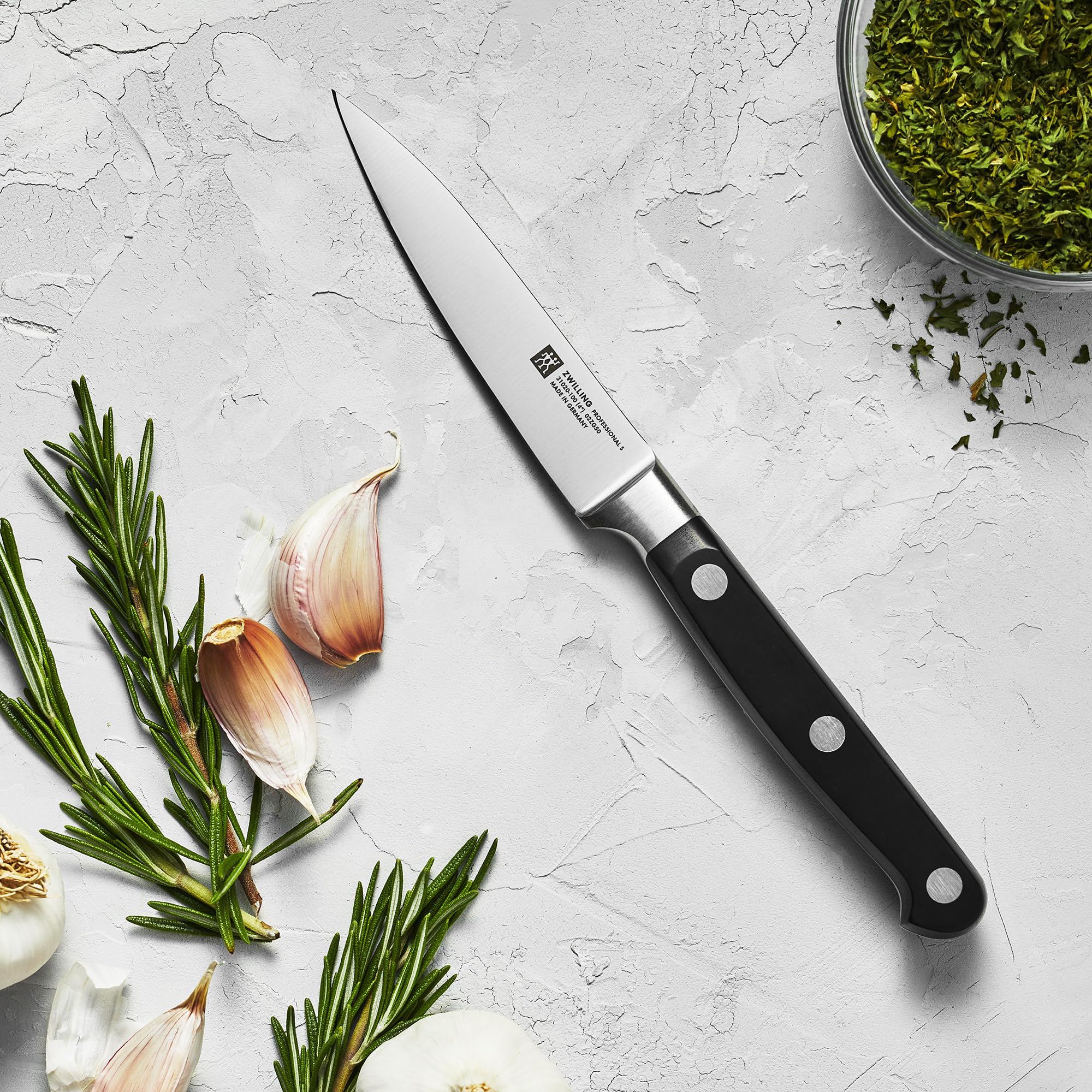 ZWILLING gros plan lame révélant acier durci et tranchant durable