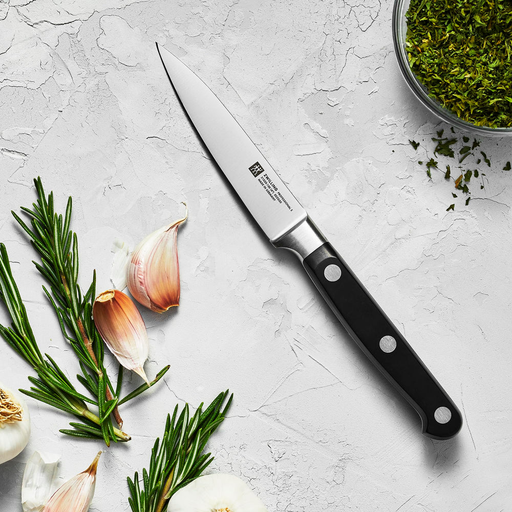 ZWILLING gros plan lame révélant acier durci et tranchant durable