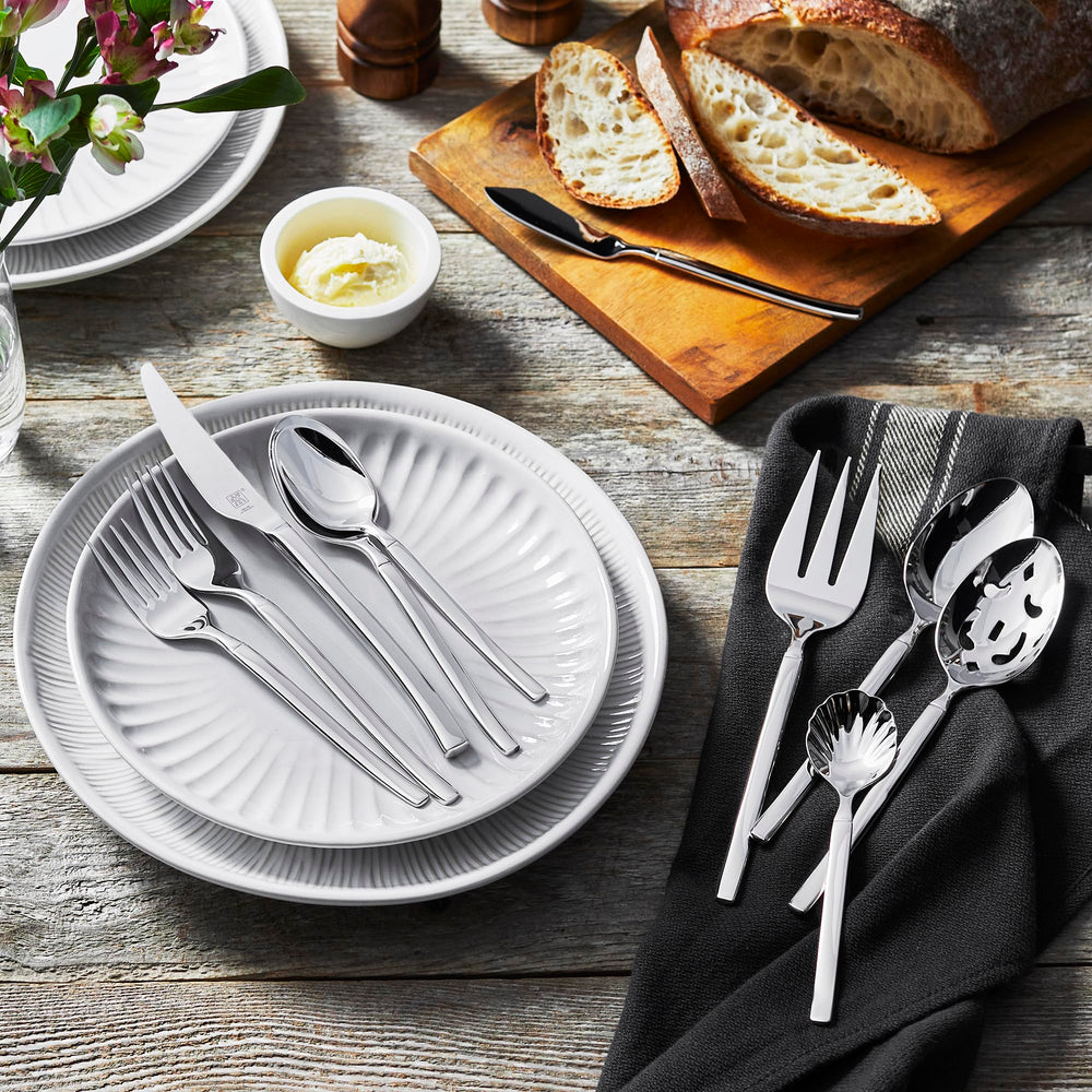 ZWILLING Opus lame du couteau en gros plan affichant précision et équilibre