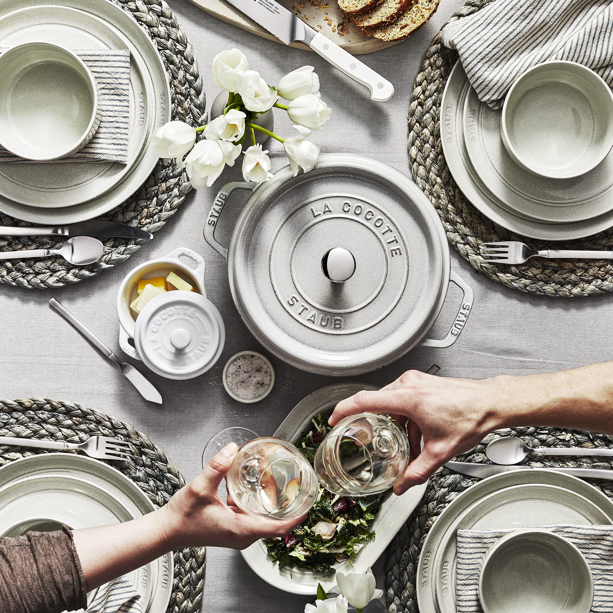 ZWILLING Opus table de réception lifestyle montrant l'allure en situation