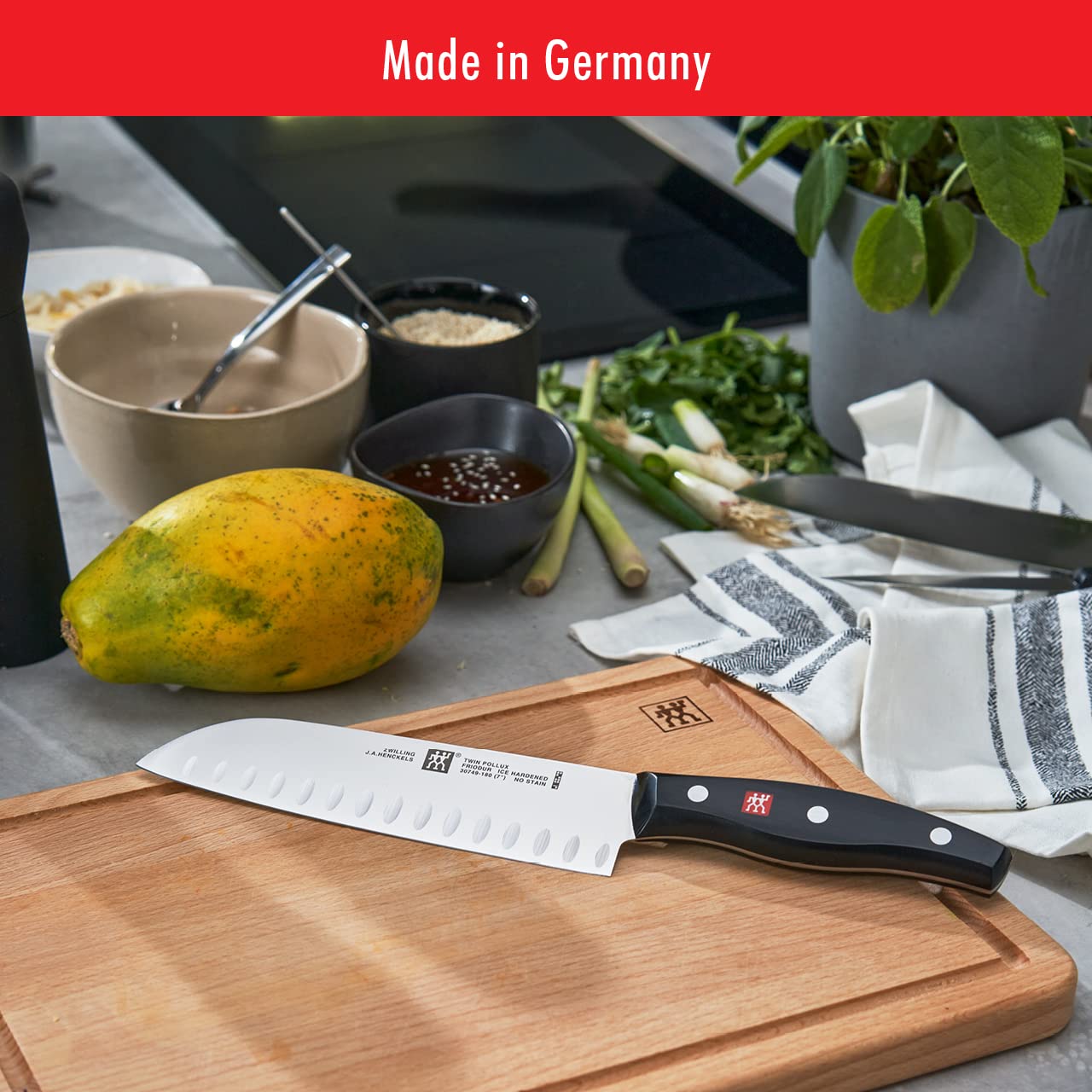 ZWILLING tranchant laser gros plan garantissant coupe nette