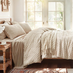 Zzlpp couette installée sur lit king pour démontrer confort et tombé élégant